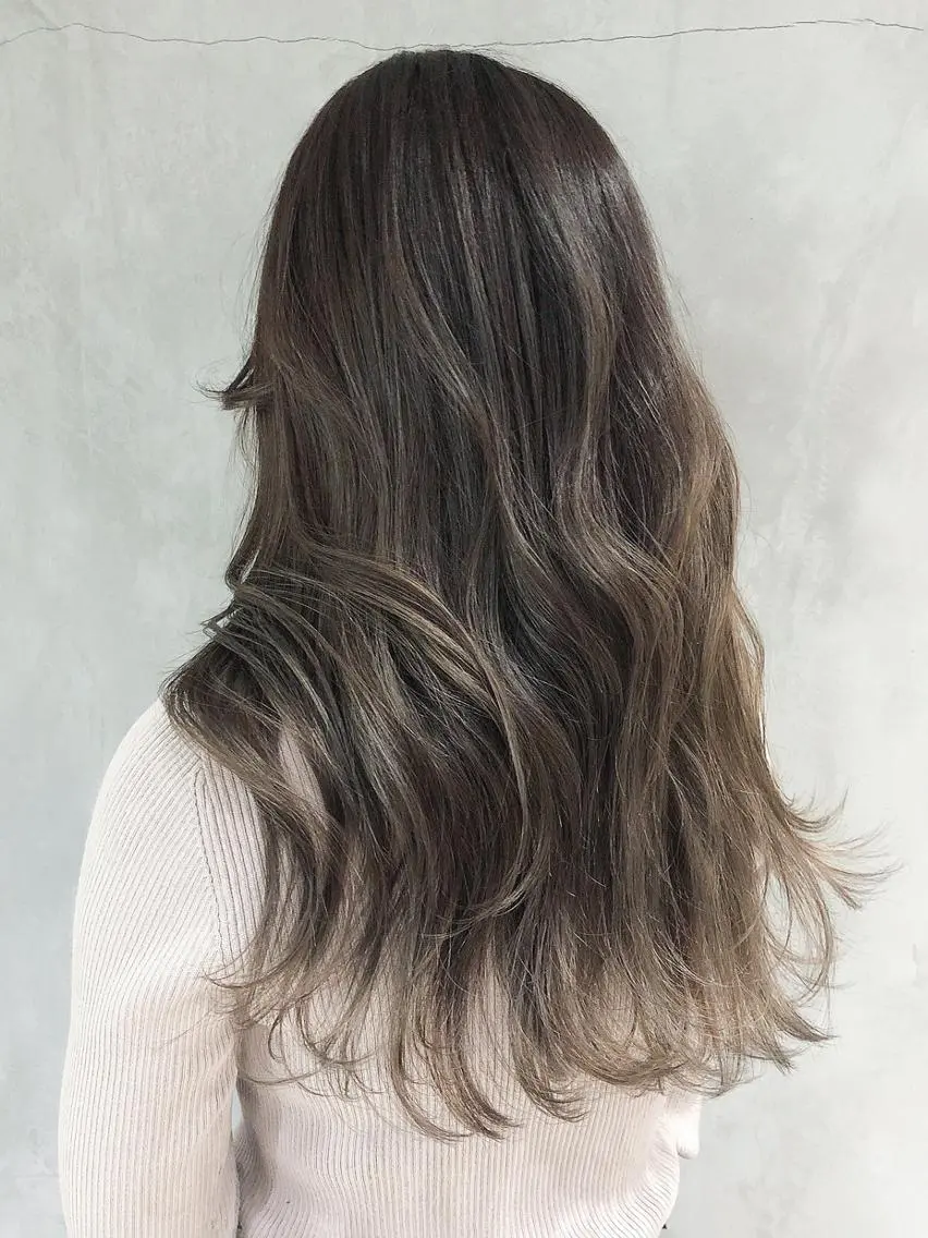 セミロング ITbyALBUM 八王子店のヘアスタイル