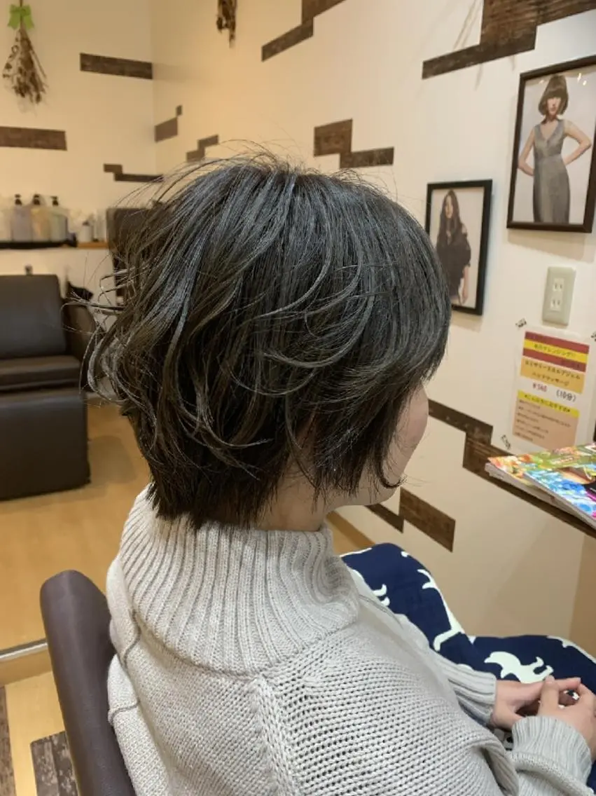 ショート カラー ブルーカラー サトウ シューイチのヘアスタイル