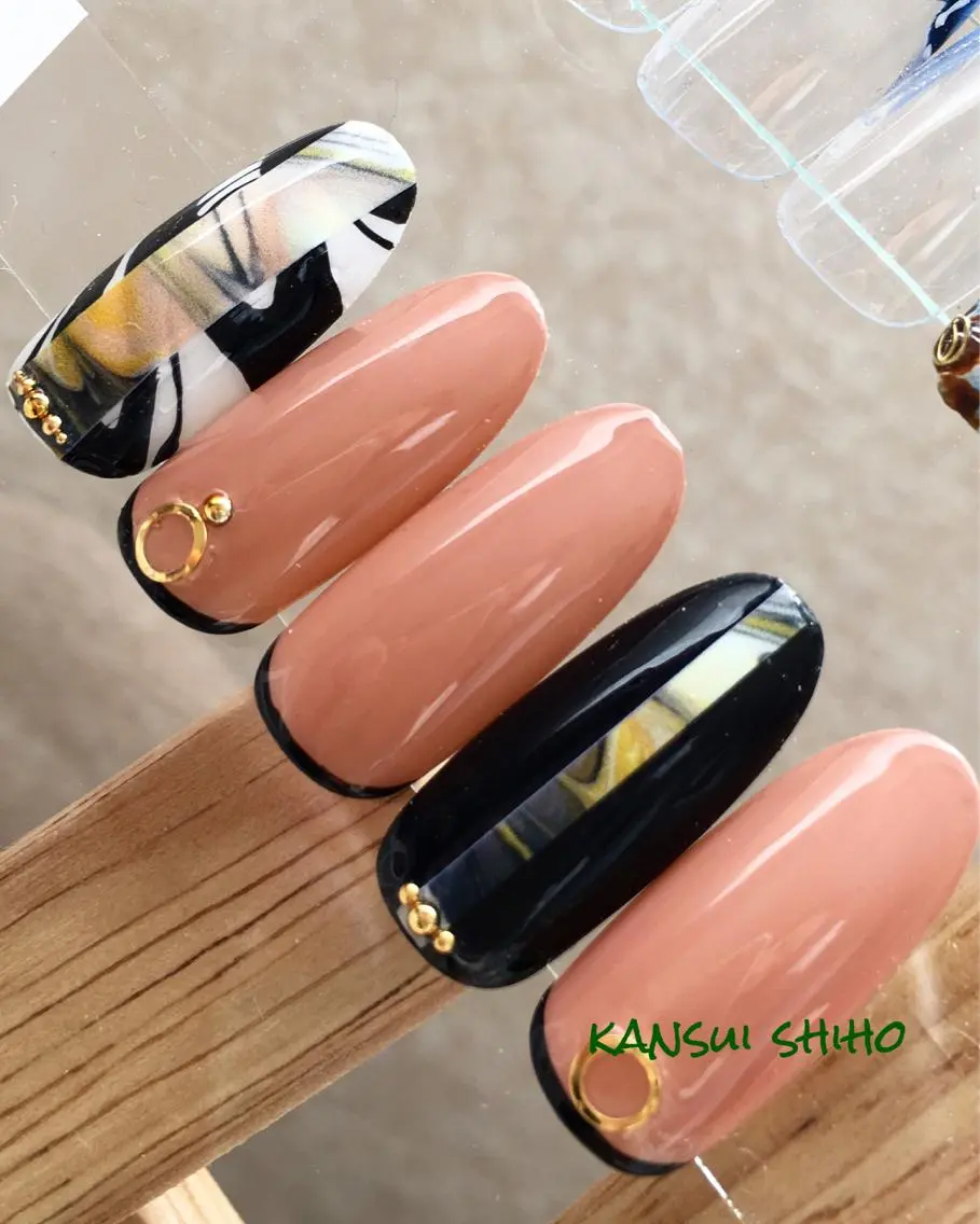 ネイル Elio 国泰寺のネイルデザイン