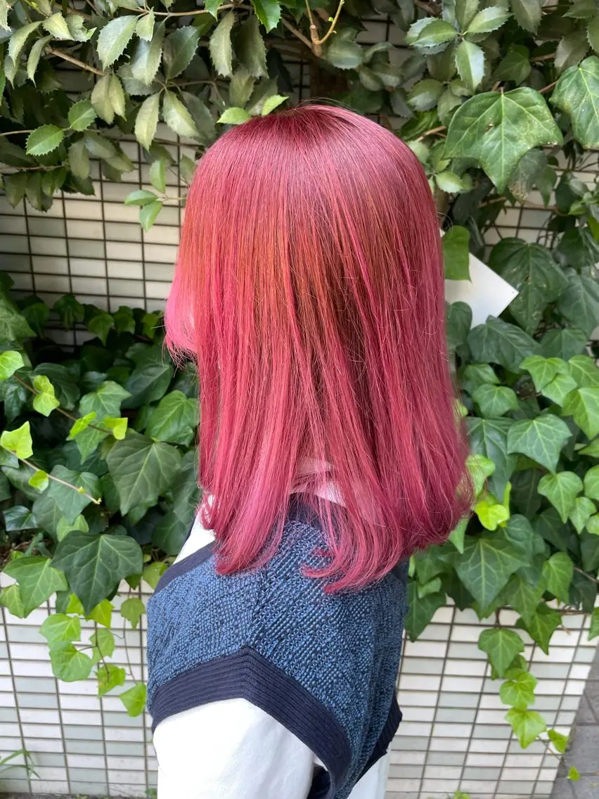 ミディアム カラー ブリーチ ブリーチなしカラー ピンクカラー 山本 陸央のヘアスタイル