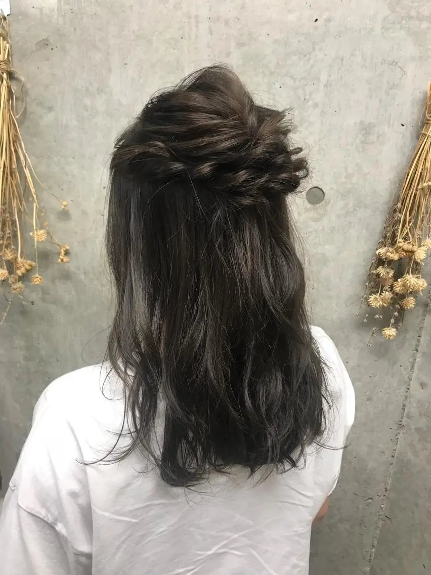セミロング カラー ヘアアレンジ アッシュ 透明感カラー Satsuki ✂︎♡のヘアスタイル