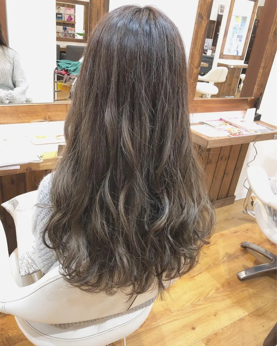 ロング カラー 横浜ブリーチムラ直し ハイトーン/ブリーチのヘアスタイル