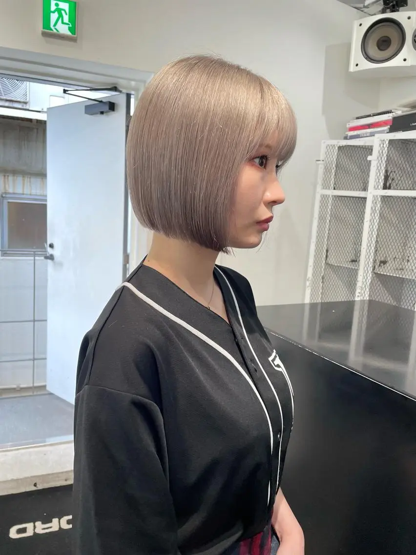 ショート カラー パーマ ヘアアレンジ メンズ キッズ ネイル マツエク・マツパ アイブロウ メンズブリーチ ブリーチ ホワイト カット ヘアカラー トリートメント 艶ハイトーン/ヘア アレンジAYAKAのヘアスタイル