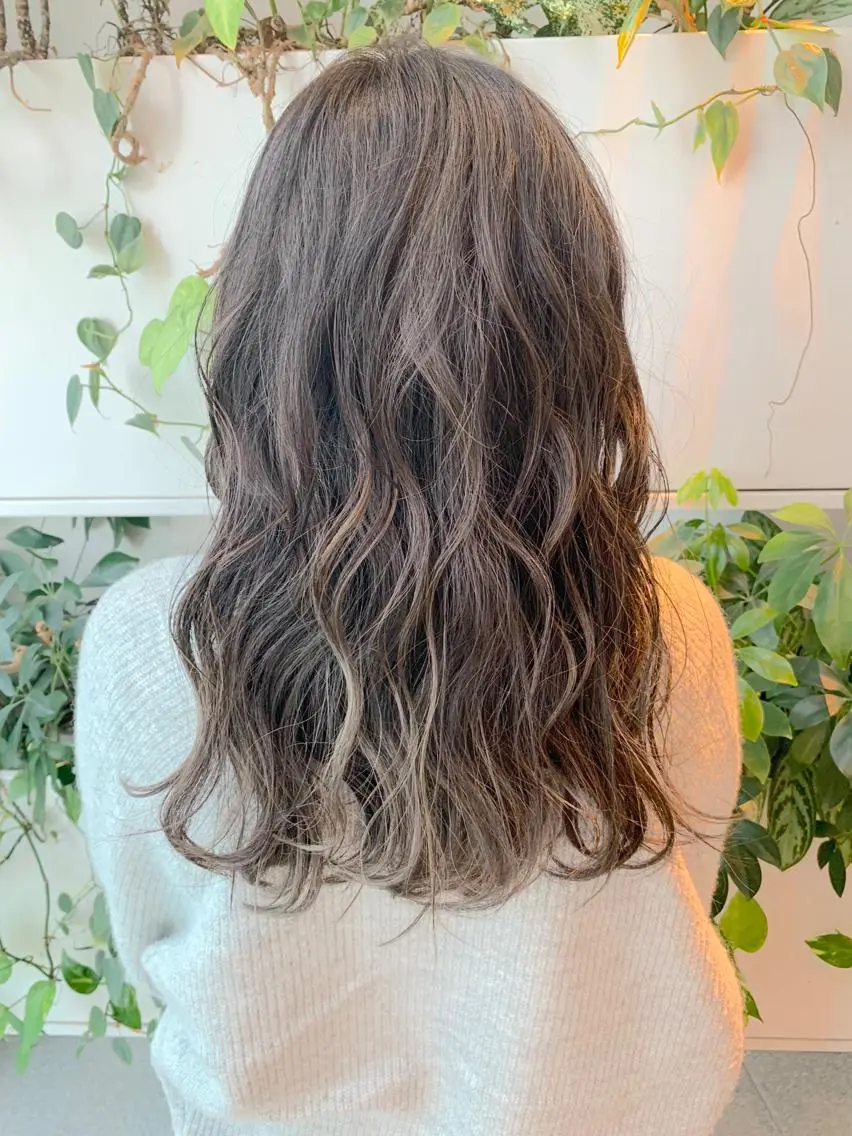 ミディアム ハイライト ヘアカラー トリートメント 東北No.1完全個室 💐梶谷社長のヘアスタイル