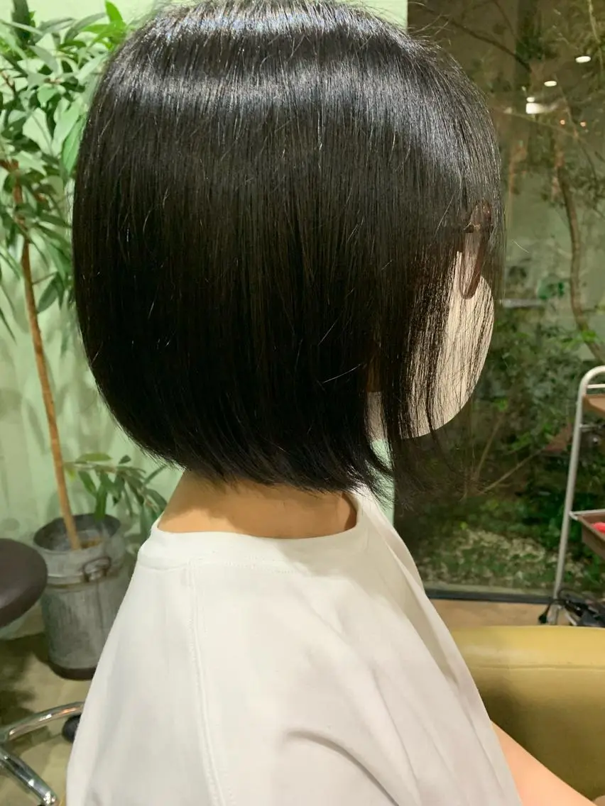 ショート ボブ 礒谷 夏帆のヘアスタイル
