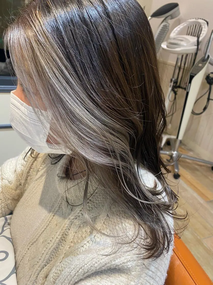 ミディアム カラー ヘアカラー 宮内 真乃のヘアスタイル