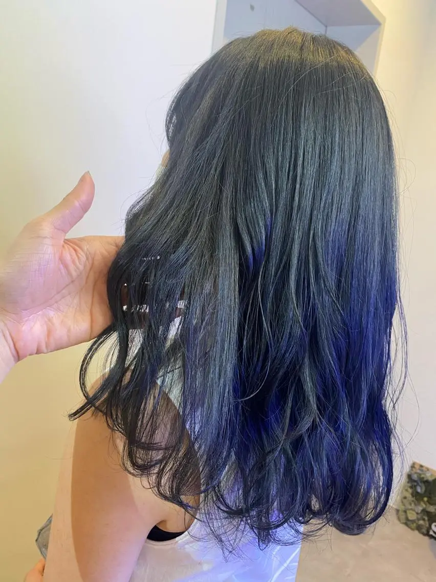 セミロング カラー ダブルカラー ネイビーカラー カット ヘアカラー トリートメント scene. haraのヘアスタイル