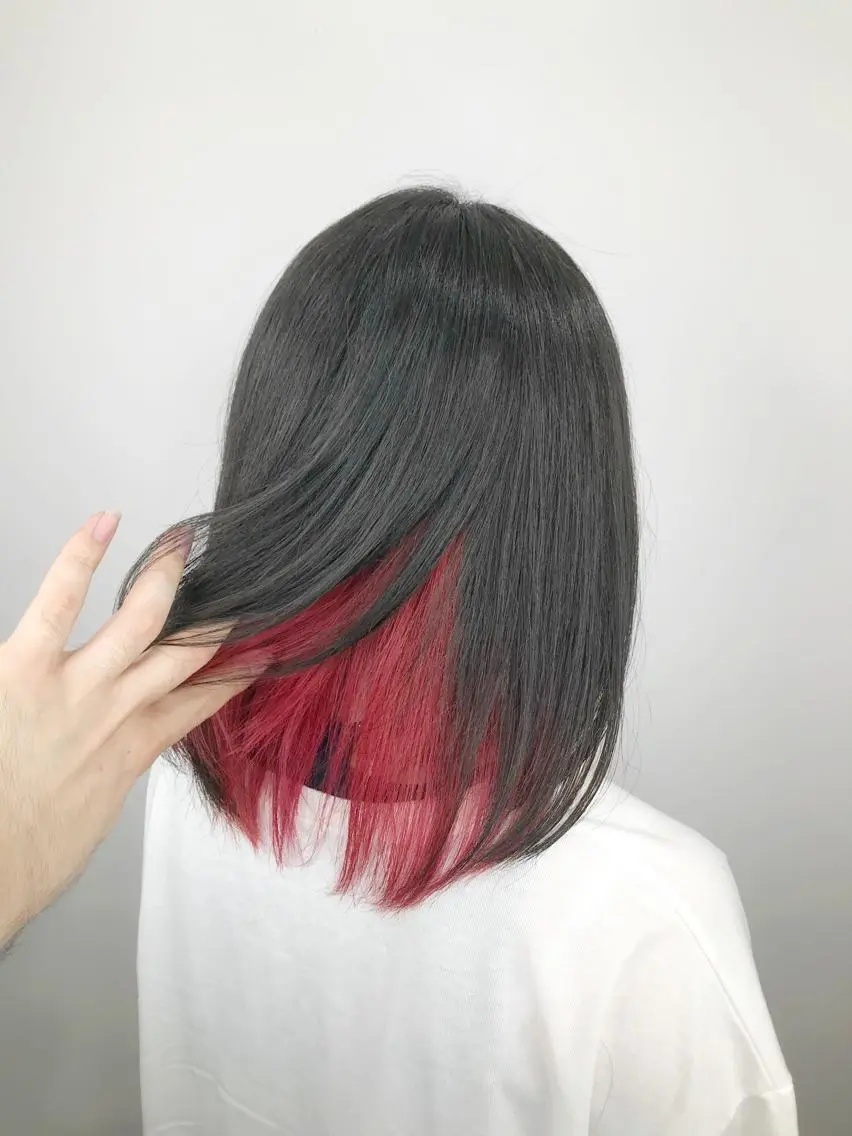 ミディアム カラー ブリーチ ケアブリーチ イルミナカラー インナーカラー トリートメント インナーカラー/ ストレート/奥野洸也のヘアスタイル