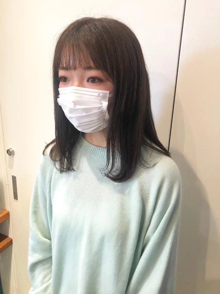 ミディアム カラー カット ヘアカラー トリートメント MIOベージュカラー 柔らかいカラーのヘアスタイル