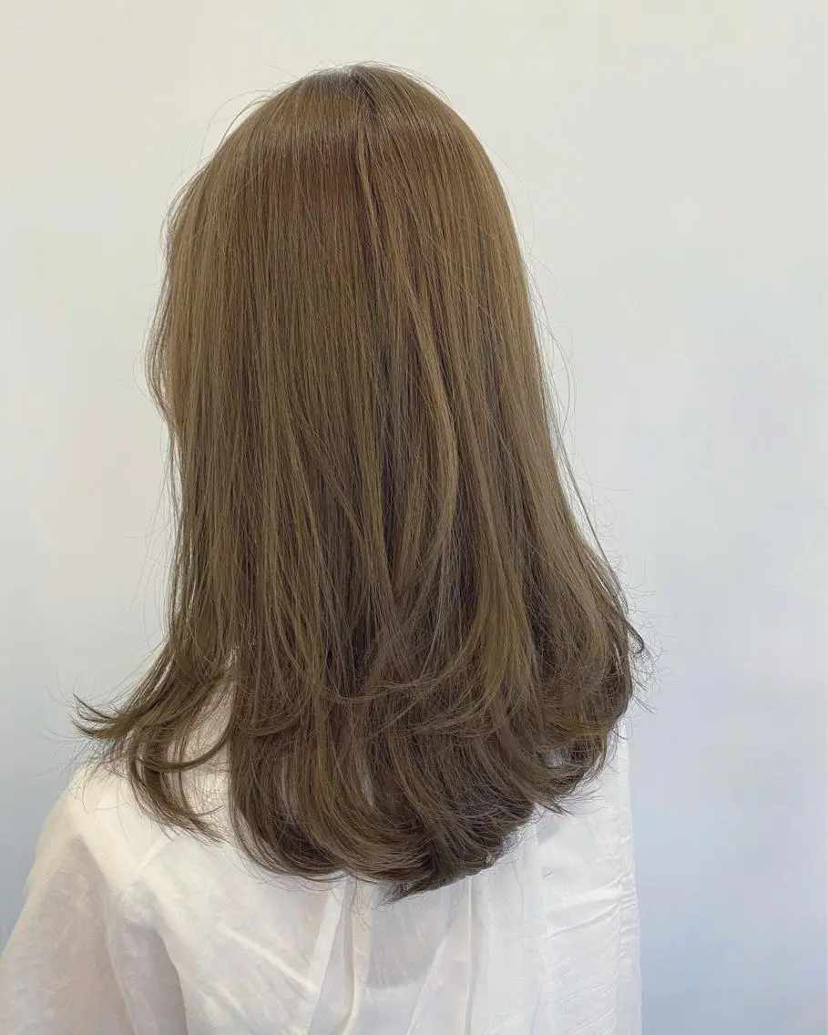 セミロング レイヤーカット ୨୧柔らかいカラー nozomi ୨୧のヘアスタイル