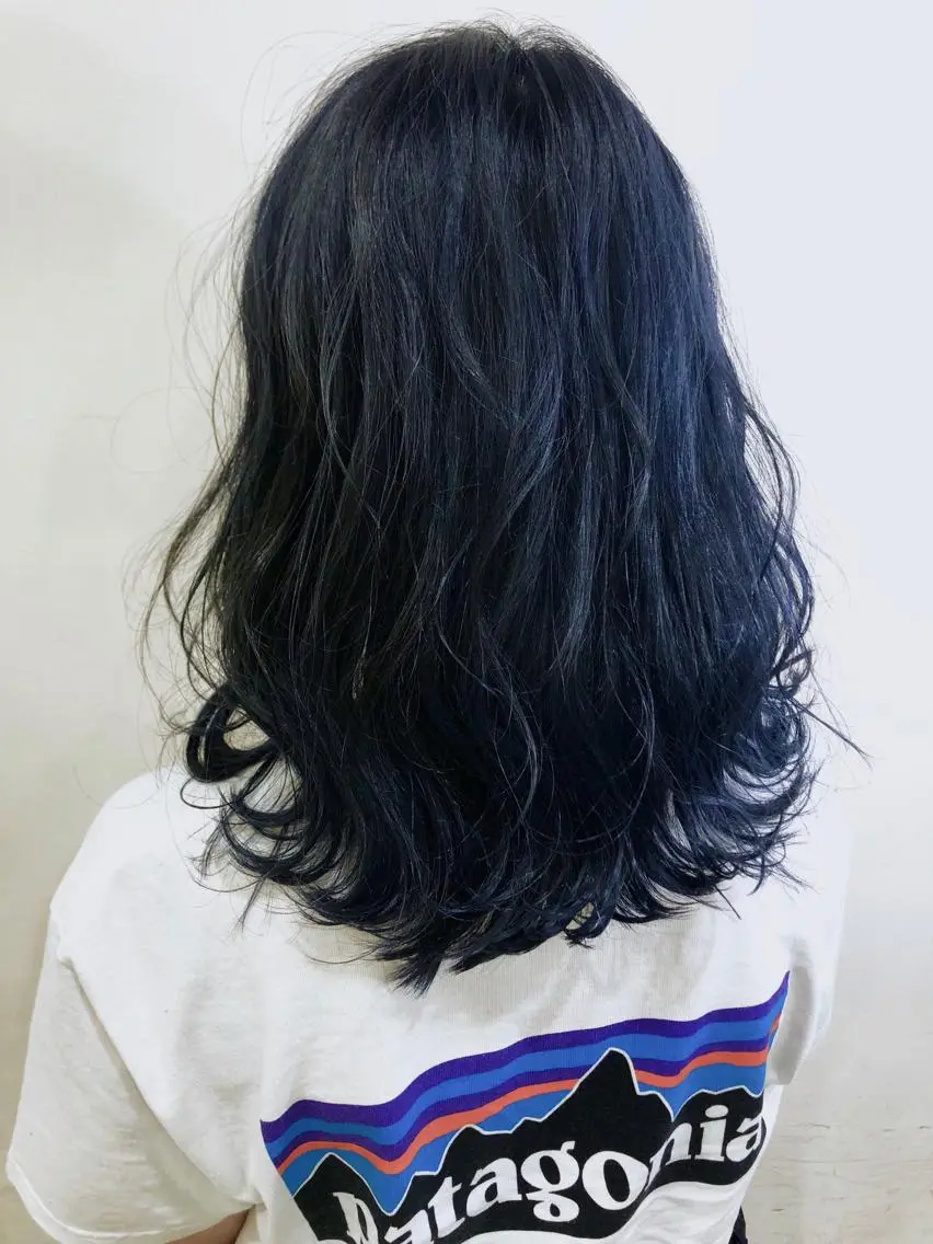 カラー ブルーカラー ネイビーカラー Zina西新 井上貴幸のヘアスタイル