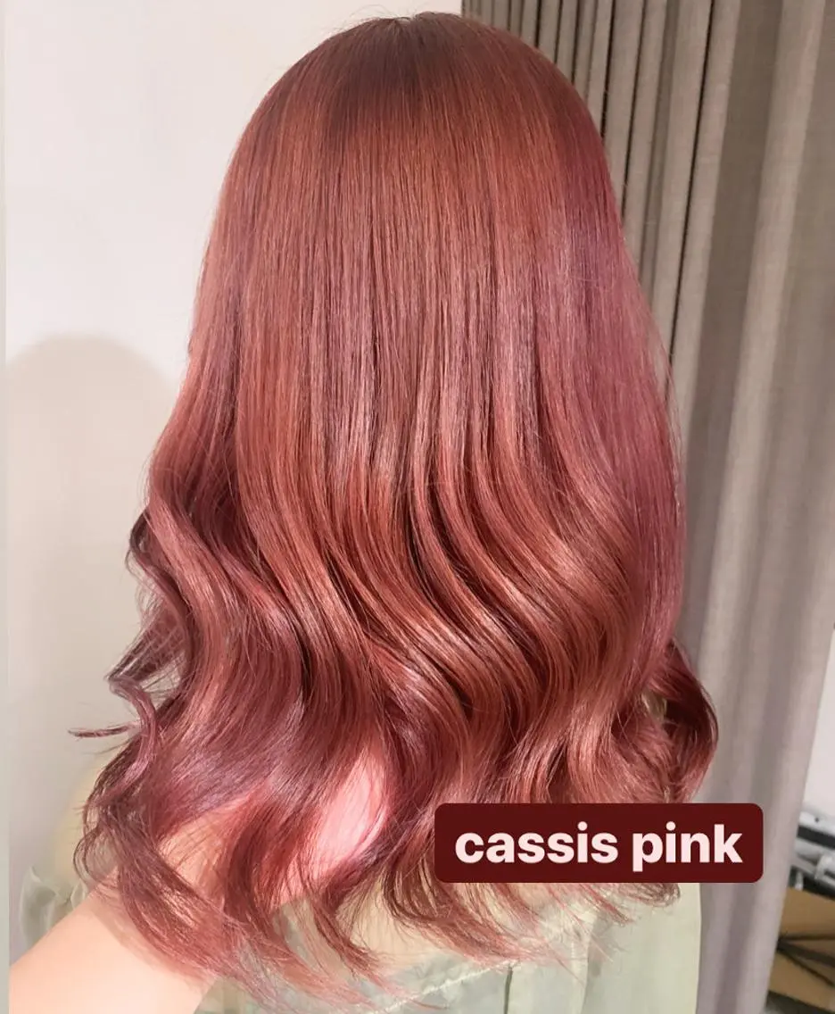 ミディアム カラー ✨艶ブリーチカラー ✨四ノ宮裕己のヘアスタイル
