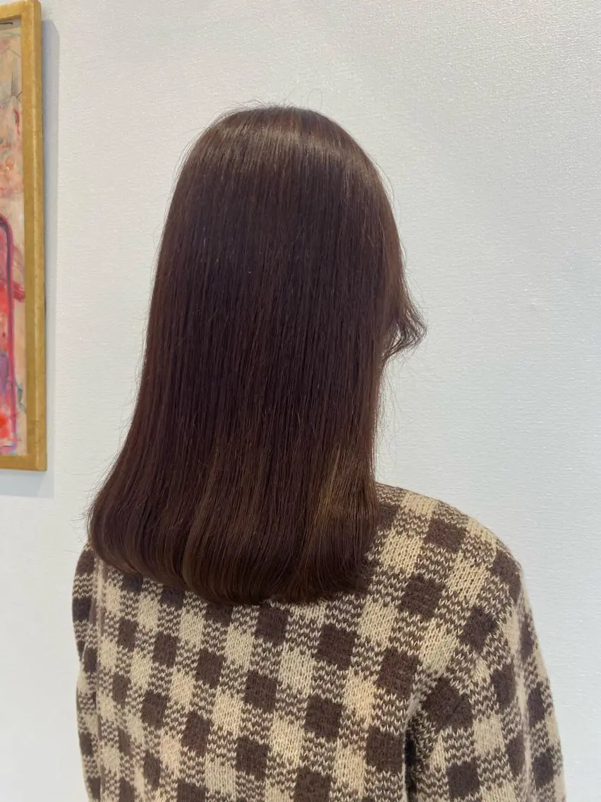セミロング チョコレートブラウン カット トリートメント maki💖 レイヤー/髪質改善のヘアスタイル