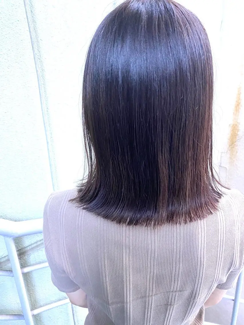 ミディアム 切りっぱなしロブ moanin モーニンのヘアスタイル