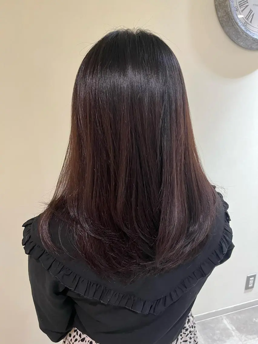 セミロング レイヤーカット カット トリートメント 西川 舞彩のヘアスタイル
