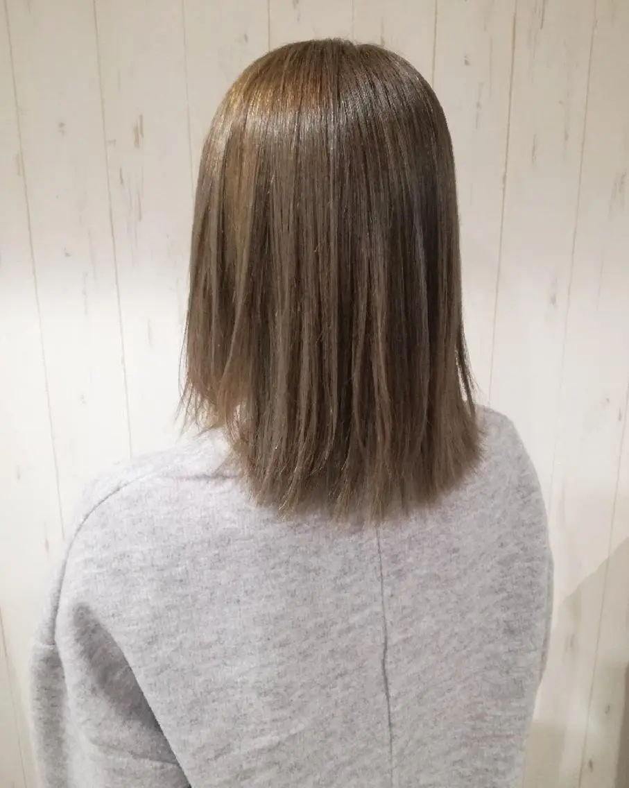 ミディアム カラー ベージュカラー ブリーチ 西川 敏夫のヘアスタイル