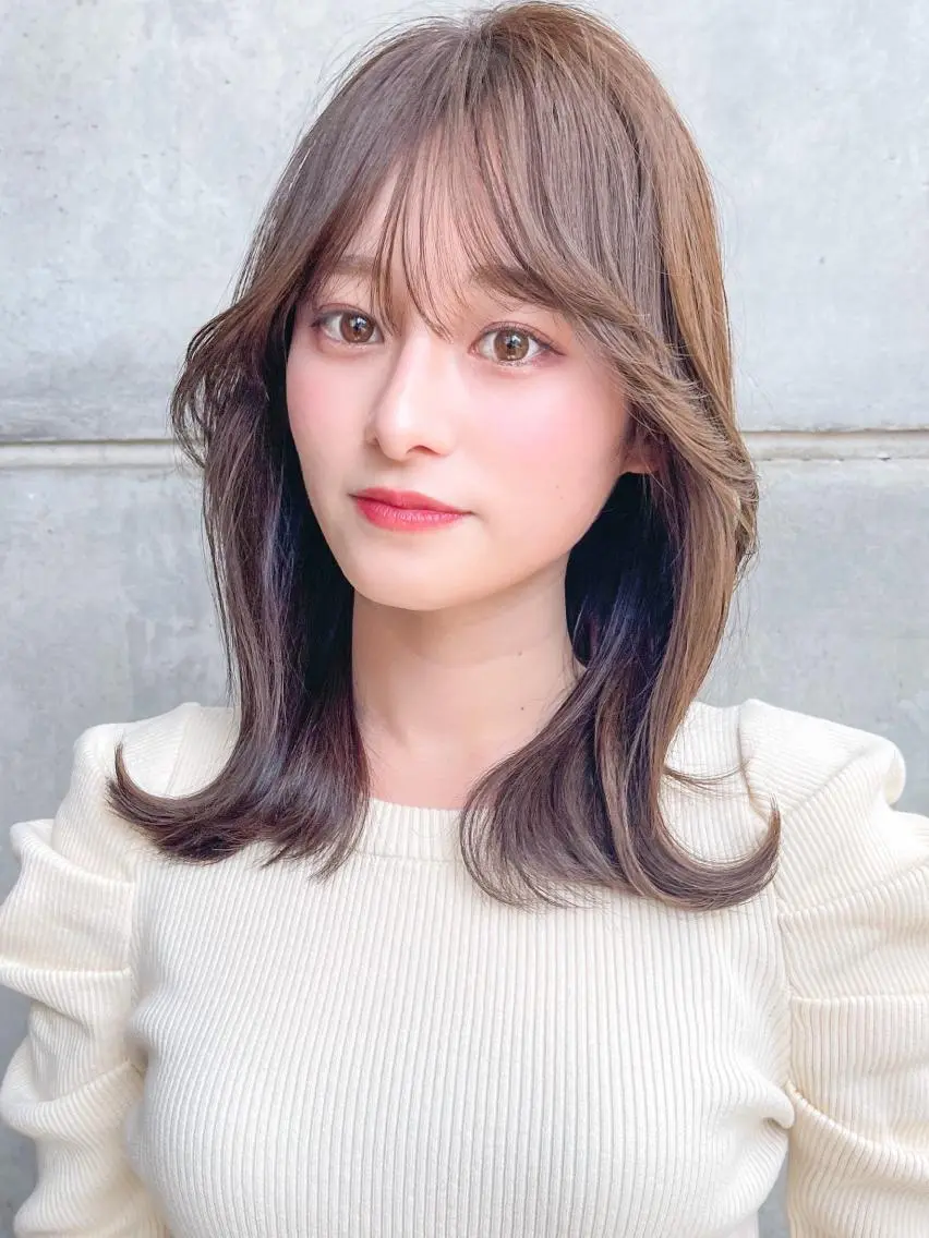 ミディアム 韓国風ヘア レイヤーカット 小山 悠のヘアスタイル