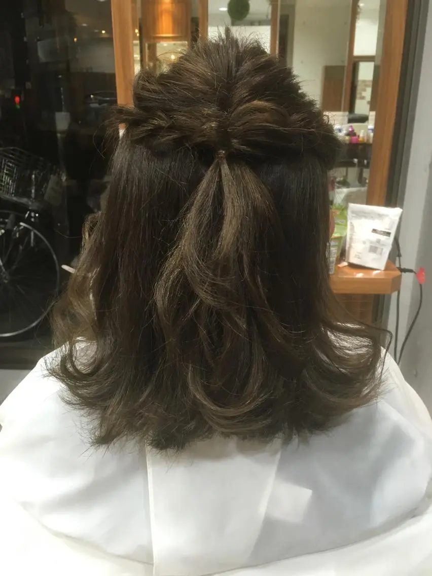 ミディアム カラー ヘアアレンジ 白髪ぼかしハイライト 柳川拓哉のヘアスタイル