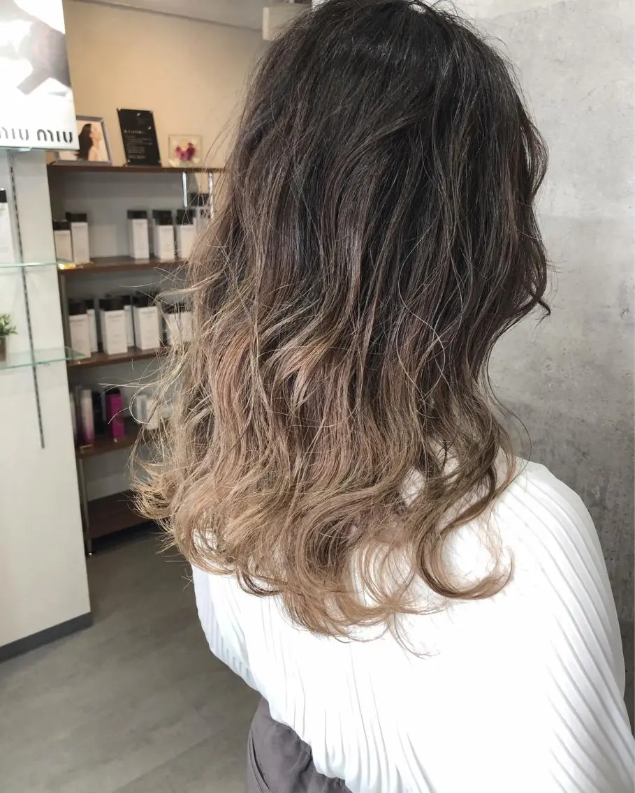 セミロング カラー 髪質改善 中川 翔のヘアスタイル