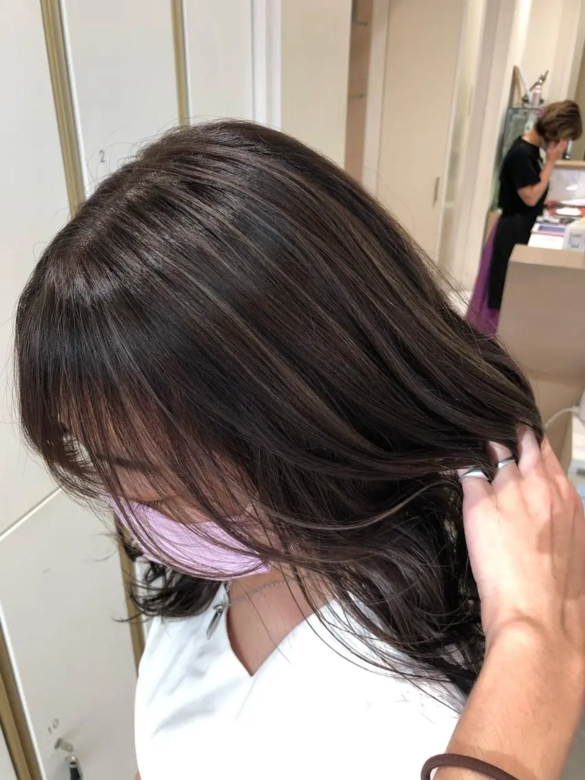 セミロング カラー ハイライトカラー ハイライト ヘアカラー トリートメント 渕向 克海のヘアスタイル