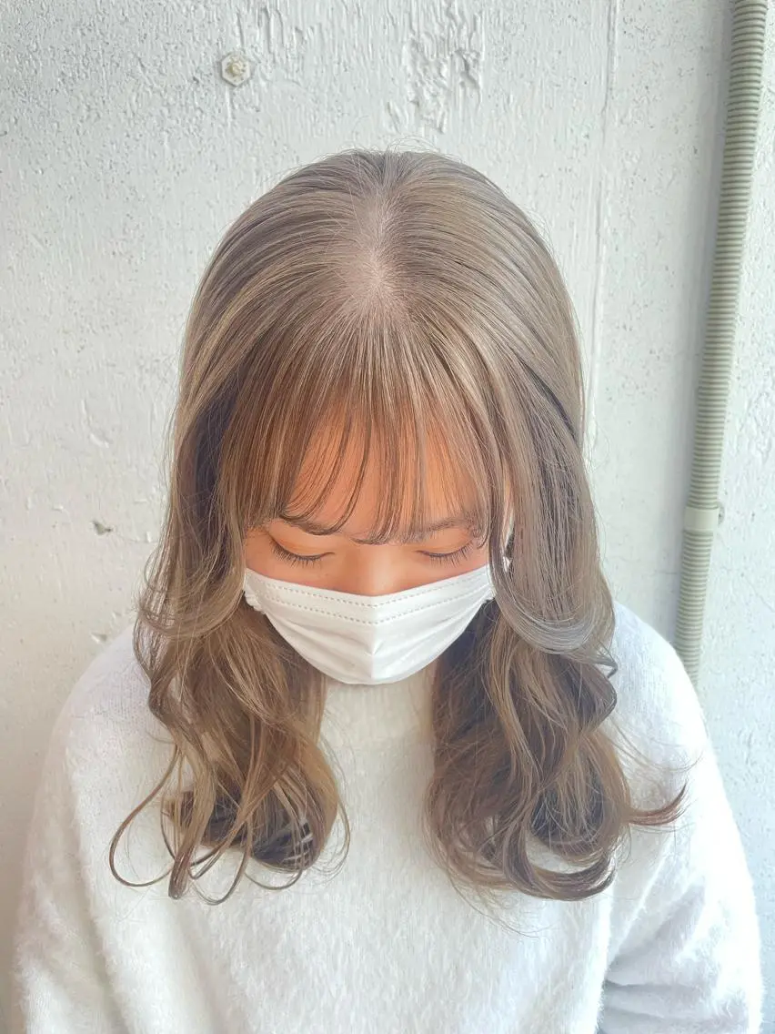 セミロング カラー カット ヘアカラー トリートメント hisano / ハイトーン・透明感のヘアスタイル
