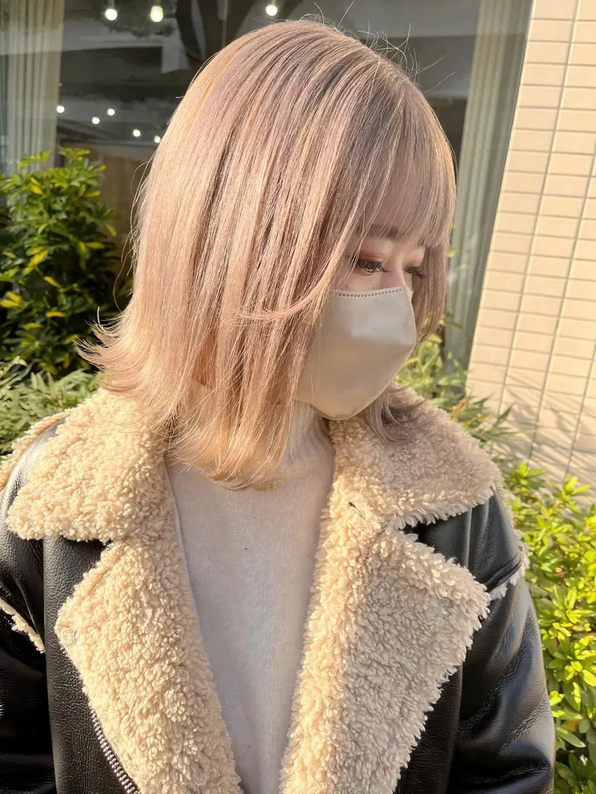 ミディアム カラー ベージュカラー ハイトーンカラー ハイトーンベージュ カット ヘアカラー トリートメント モモカ/ハイトーン /バレイヤージュのヘアスタイル