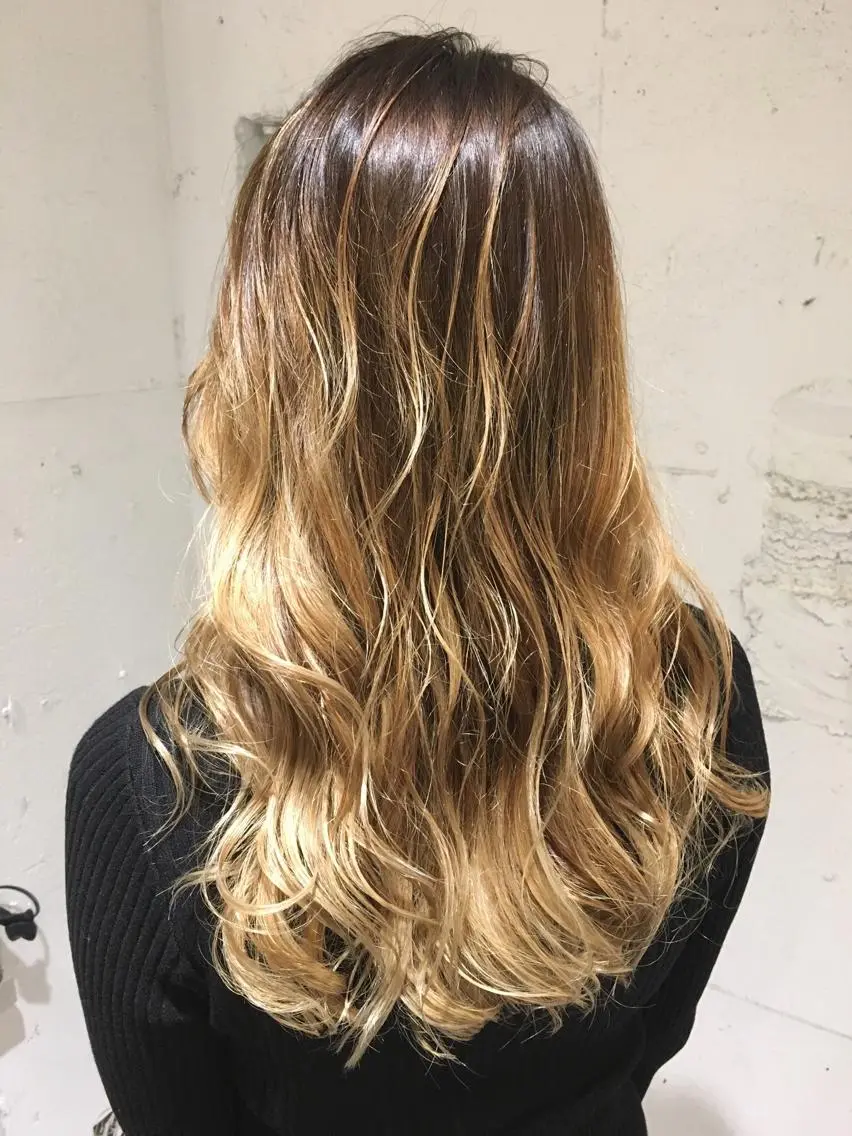 ロング カラー バレイヤージュ ベージュカラー ブリーチ 外国人風カラー レイヤーカット カット ヘアカラー トリートメント レイヤー/大人メンズ パーマ🌀 平島拓也のヘアスタイル