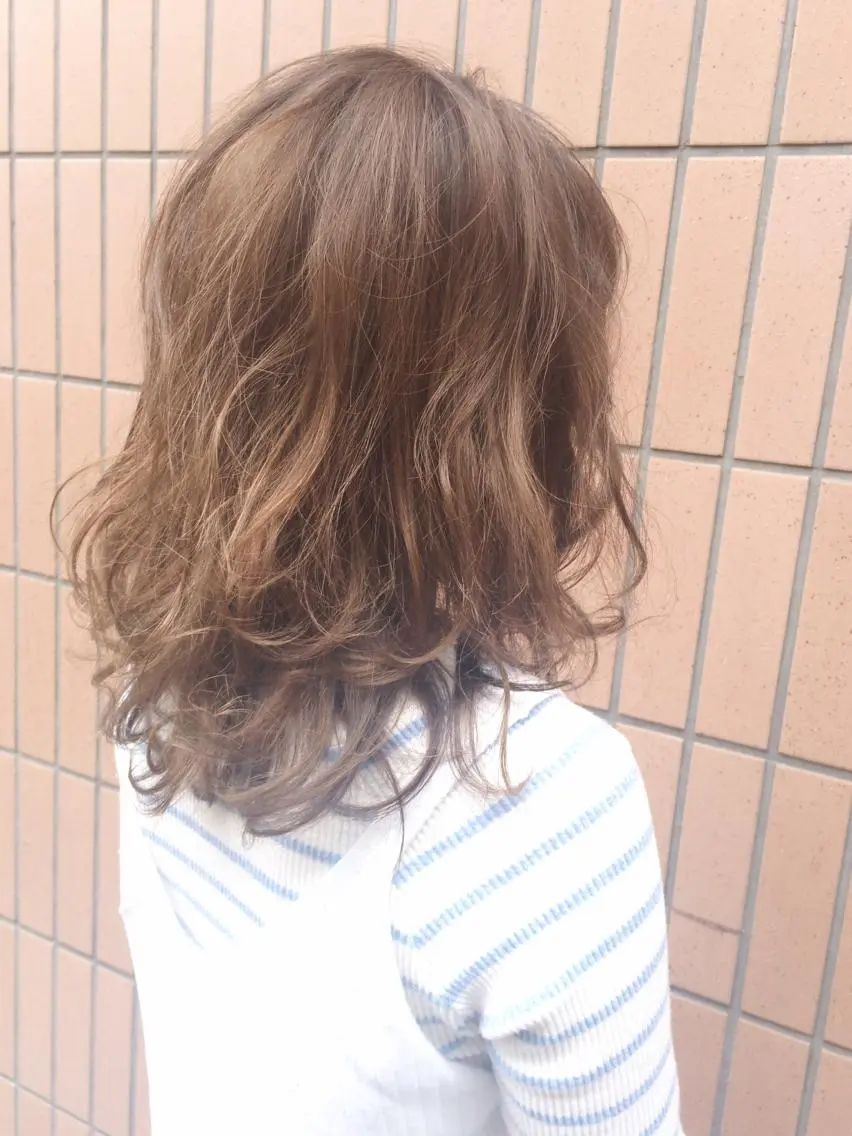ミディアム カラー パーマ グラデーションカラー 外国人風カラー 髪質改善、エクステ 山口卓哉のヘアスタイル