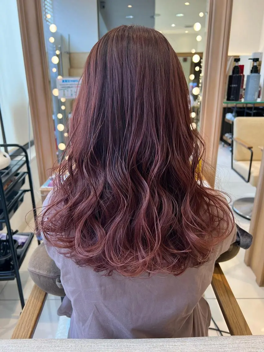 ロング カラー ヘアアレンジ ブラウンカラー ハイライトカラー ハイトーンカラー ピンクカラー ピンクパープル サナ🌱 切りっぱなしボブのヘアスタイル