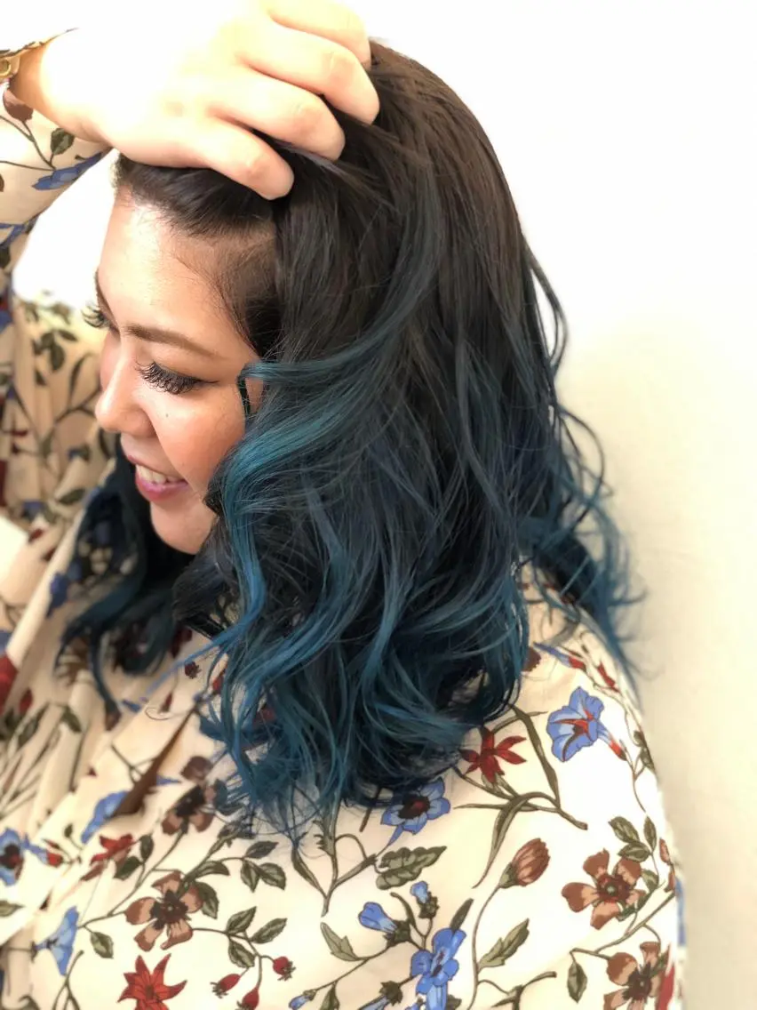 カラー ブルーカラー グラデーションカラー JOUeN /erinaのヘアスタイル
