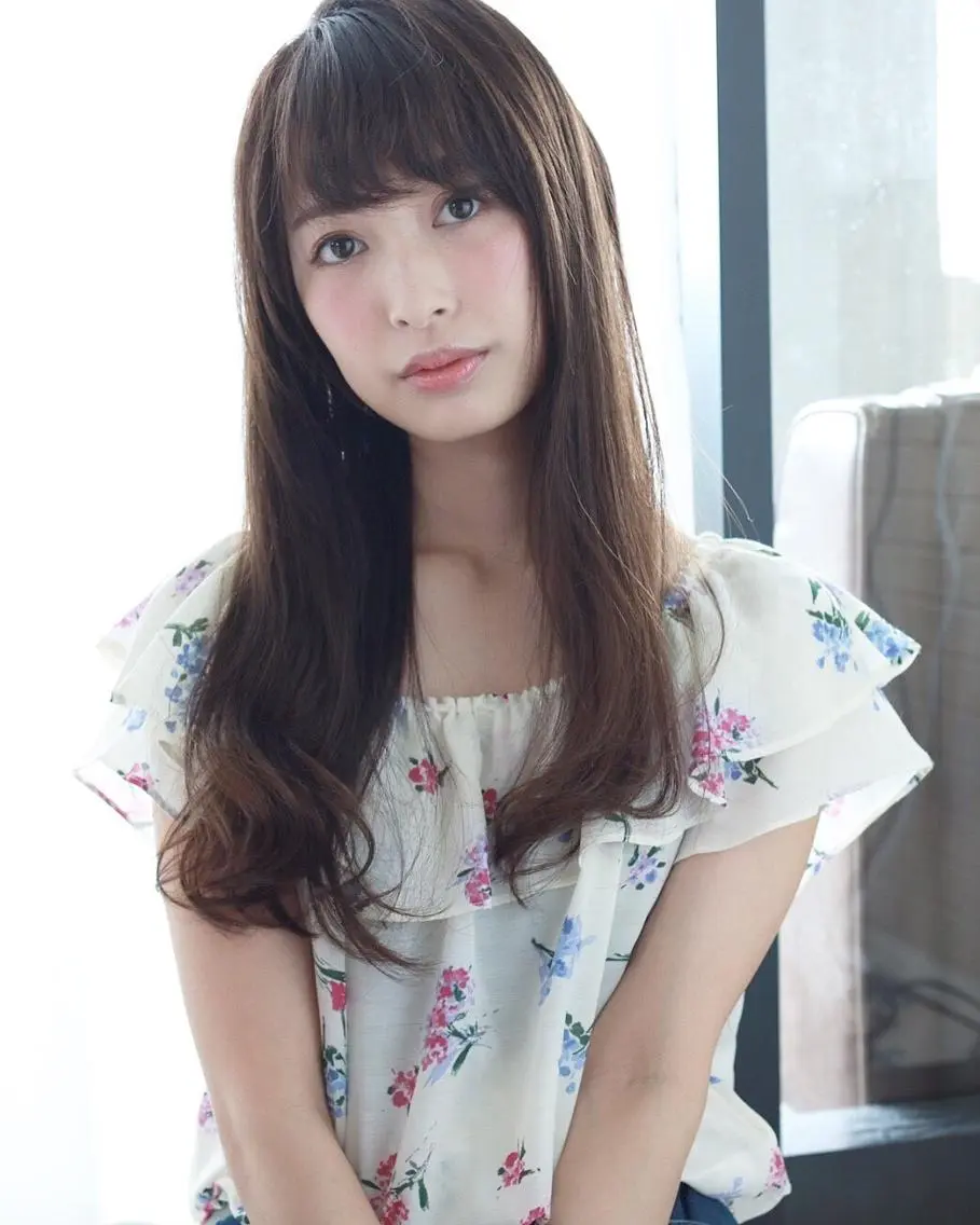 ミディアム 宮内 真乃のヘアスタイル