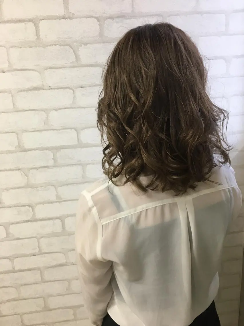 ミディアム 髪質改善×レイヤー 高嶋のヘアスタイル