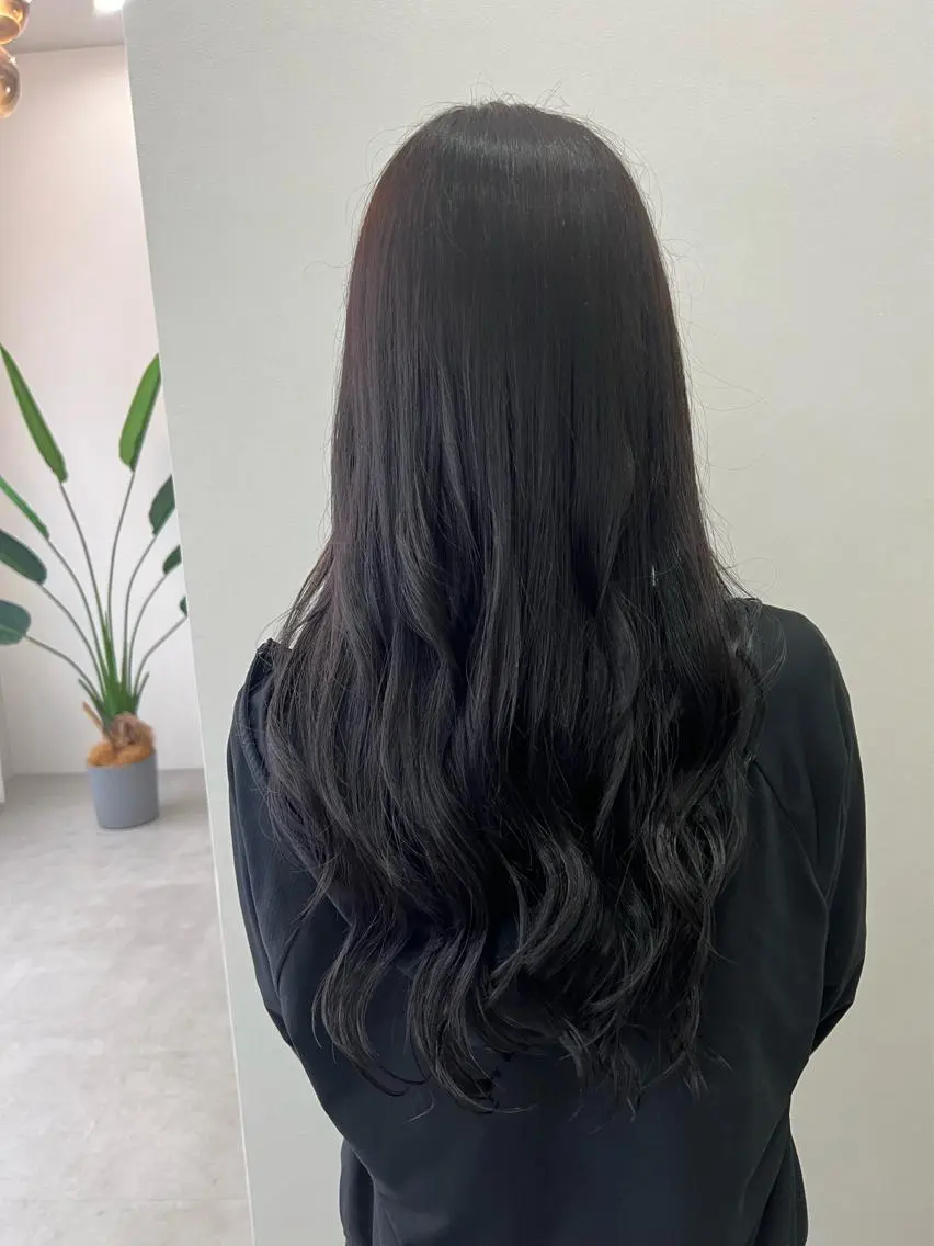 カラー SOYON栄 山下麻央のヘアスタイル
