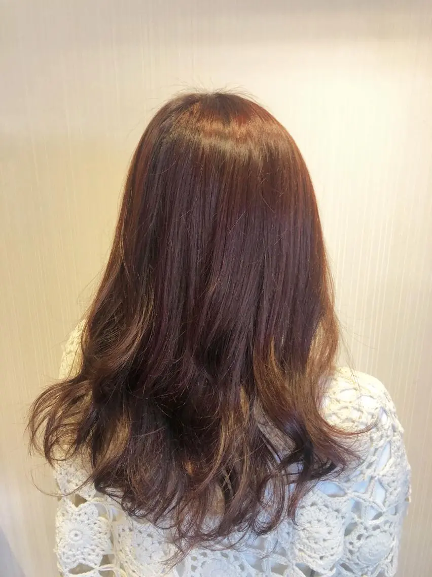 ロング カラー 新井 友菜のヘアスタイル