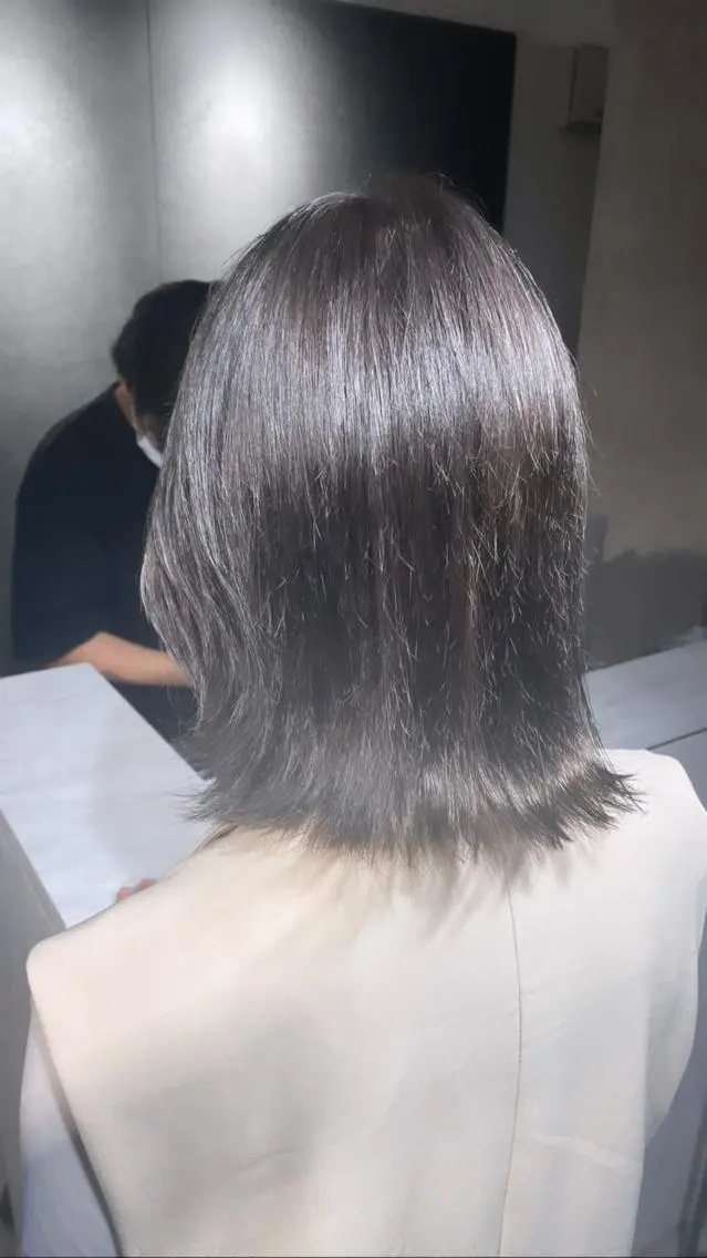 ミディアム カラー ヘアカラー 🩵ハイトーン/ レイヤーYUZU🩵のヘアスタイル
