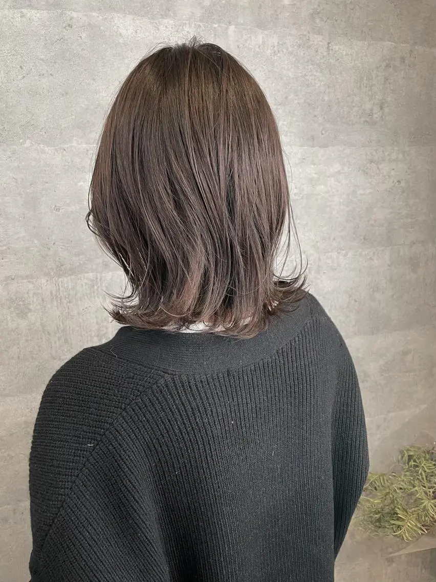 ミディアム ボブ 斜めバング 外国人風カラー 伸ばしかけ ハイライト カット ヘアカラー トリートメント _WHITE鳳店 アンダーバーホワイトのヘアスタイル