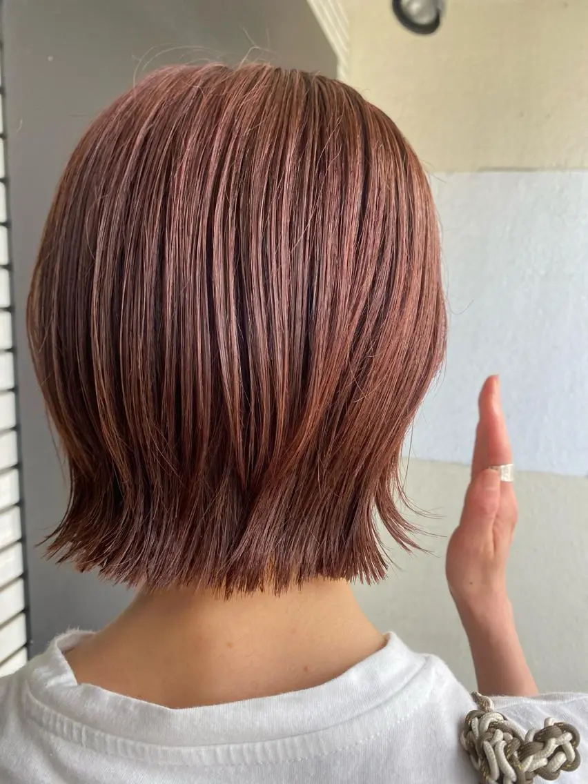 ショート カラー ボブ 外ハネヘア 黒木 栞のヘアスタイル