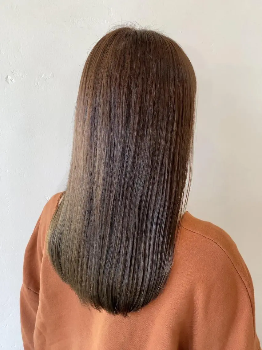ロング カラー アッシュ ブリーチ ブリーチなしカラー stylist🎨 aye牧野莉香のヘアスタイル