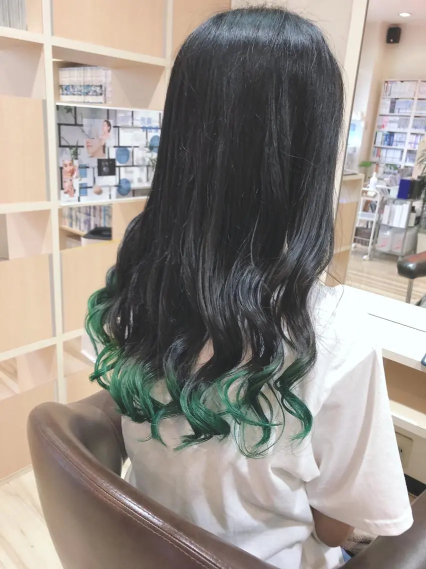 ロング カラー 🌈派手髪ハイトーン 🌈鈴木亮太🌈のヘアスタイル