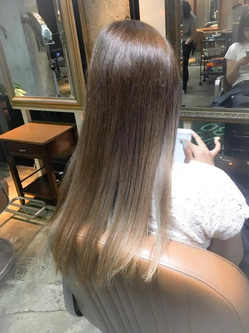 ロング カラー アッシュ ベージュカラー グラデーションカラー 外国人風カラー 北條 優輝のヘアスタイル
