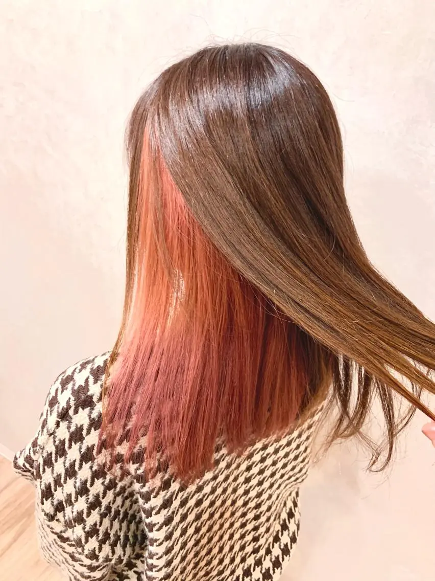 セミロング カラー インナーカラー ピンクカラー レッドカラー カット ヘアカラー トリートメント VIE.ORNER 浦安店　三上真弥のヘアスタイル