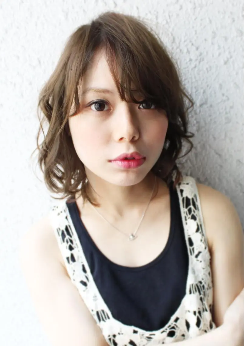ミディアム 桑名 淳のヘアスタイル