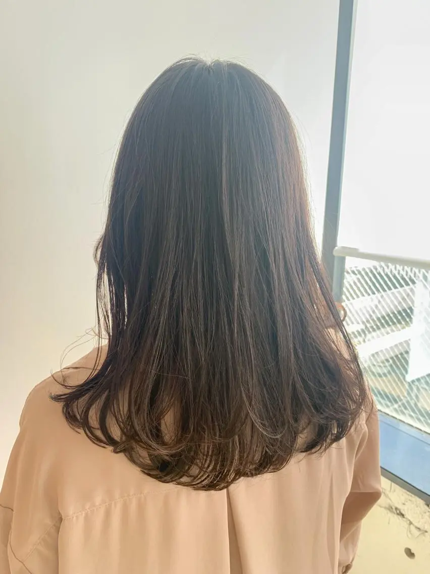 ミディアム ミディアムパーマ レイヤーカット yuka .のヘアスタイル