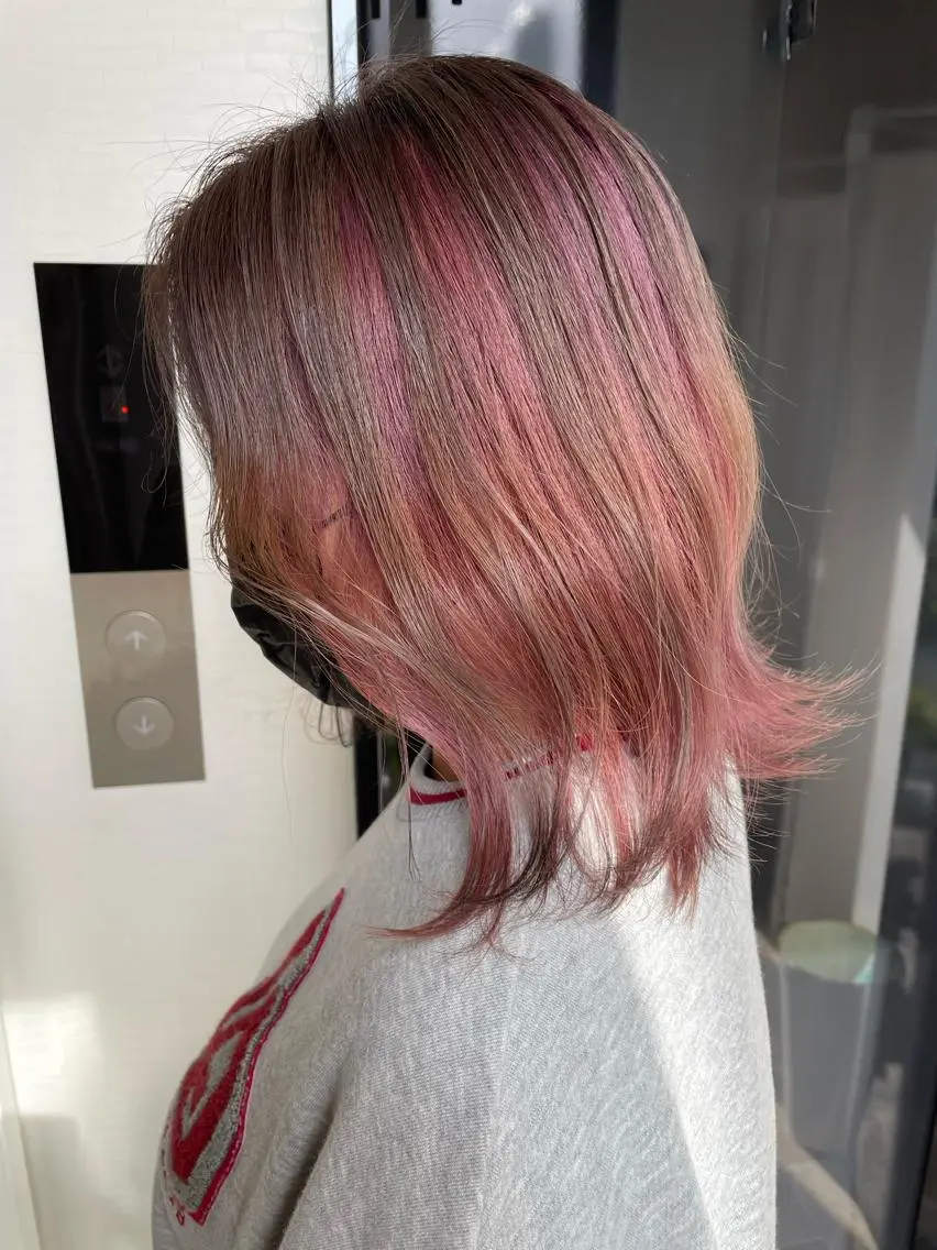 セミロング カラー ブリーチ グレージュ ラベンダーカラー ピンクカラー ピンクラベンダー カット ヘアカラー YUI/ ブリーチカラー🌷のヘアスタイル