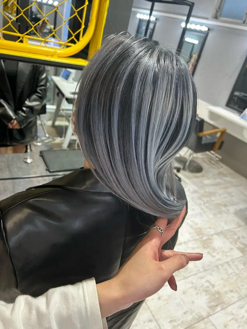 ミディアム カラー バレイヤージュ レイヤーカット Giselハヤシ ケンタのヘアスタイル
