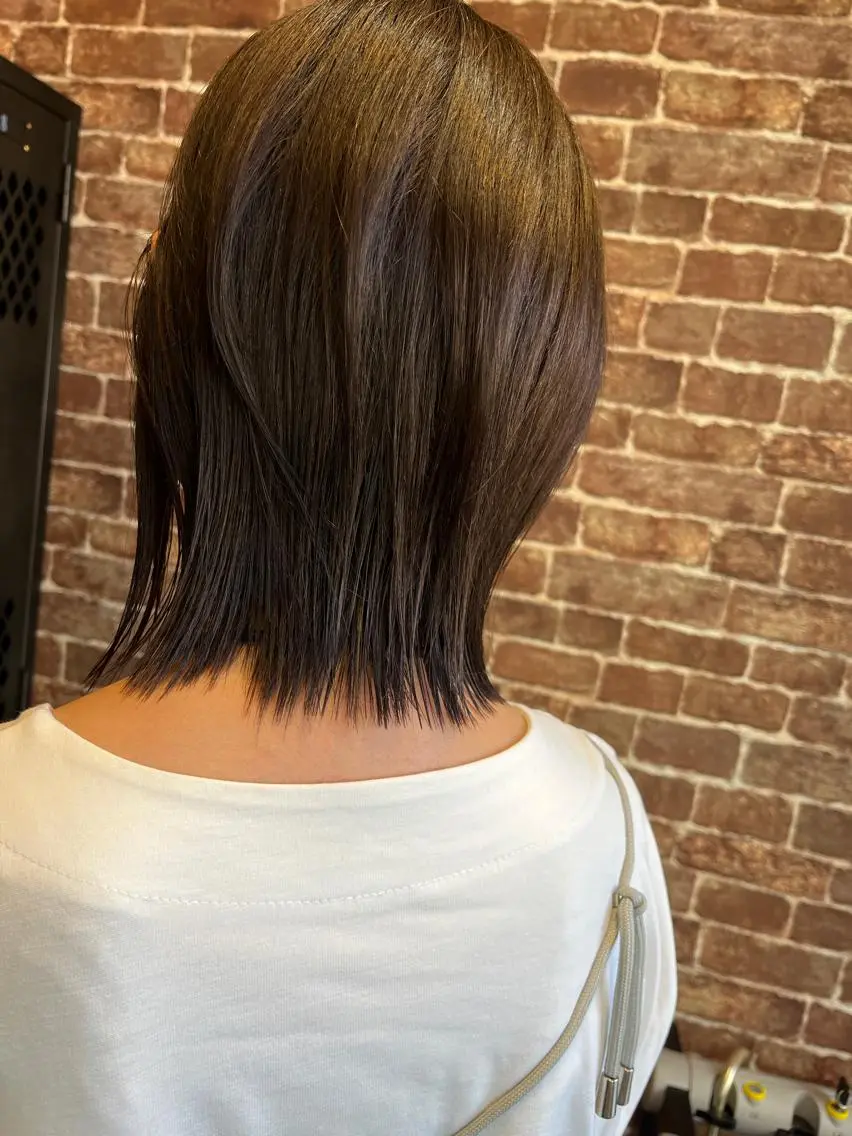 ミディアム カラー パーマ ヘアアレンジ メンズ キッズ ネイル マツエク・マツパ アイブロウ ミディアムパーマ メンズハイライト メンズパーマ ブラウンカラー ケアカラー 久木原 ゆりのヘアスタイル