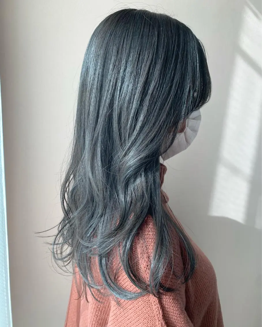 ロング カラー アッシュ アッシュグレー 透明感カラー hubhair レイヤー/透明感のヘアスタイル