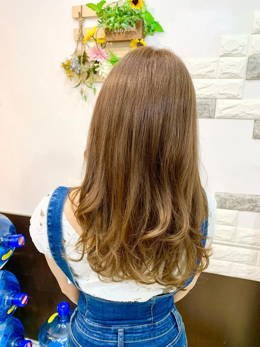 ロング カラー ブリーチ ブリーチなしカラー 大人デザイン 🍃MORIKA🍃のヘアスタイル