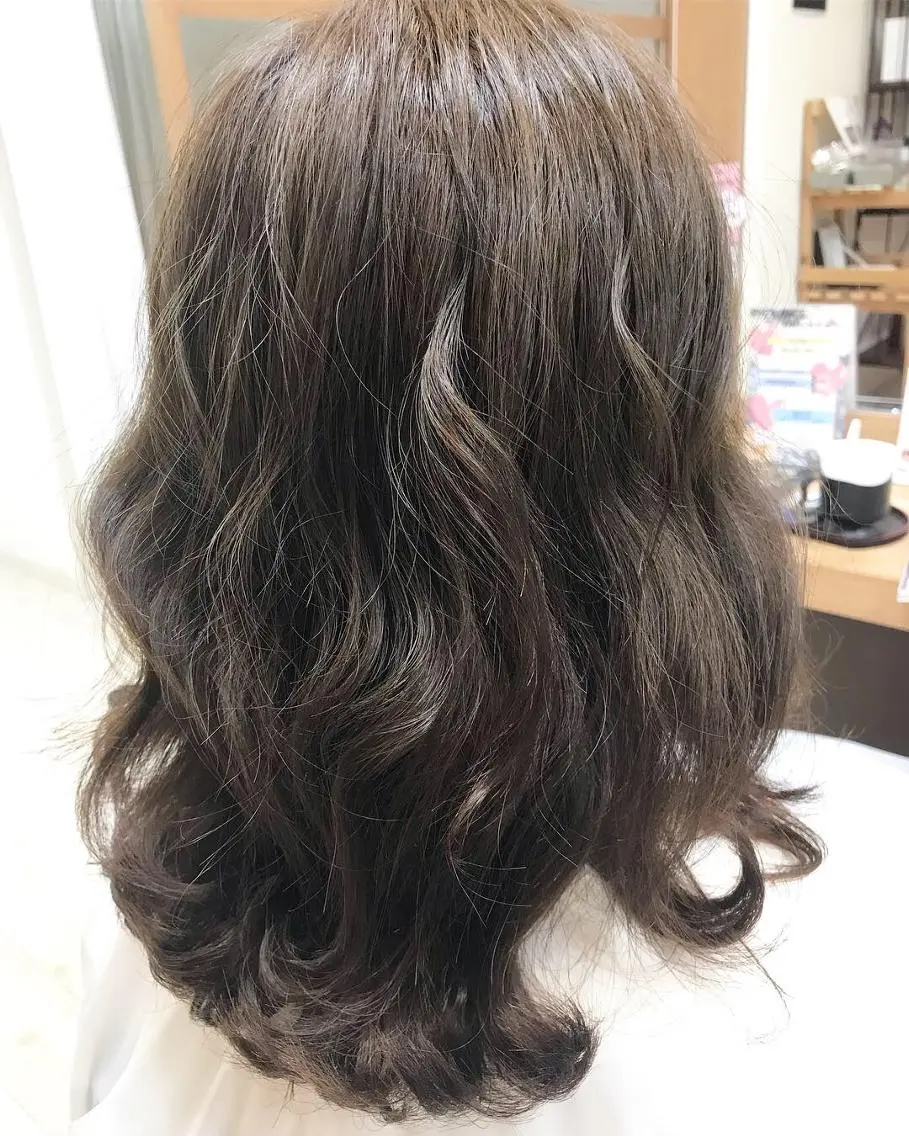 カラー デザインカラー Lienのヘアスタイル