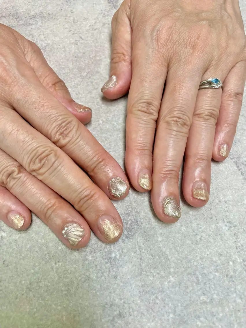 ネイル グラデーション ラメ(グリッター) ラメグラデーション マグネットネイル ハンドネイル ハンドケア FASTNAIL PLUS 新宿店のネイルデザイン
